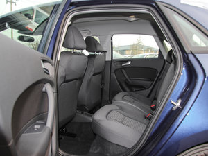 2014款30 TFSI Sportback 时尚型 后排空间