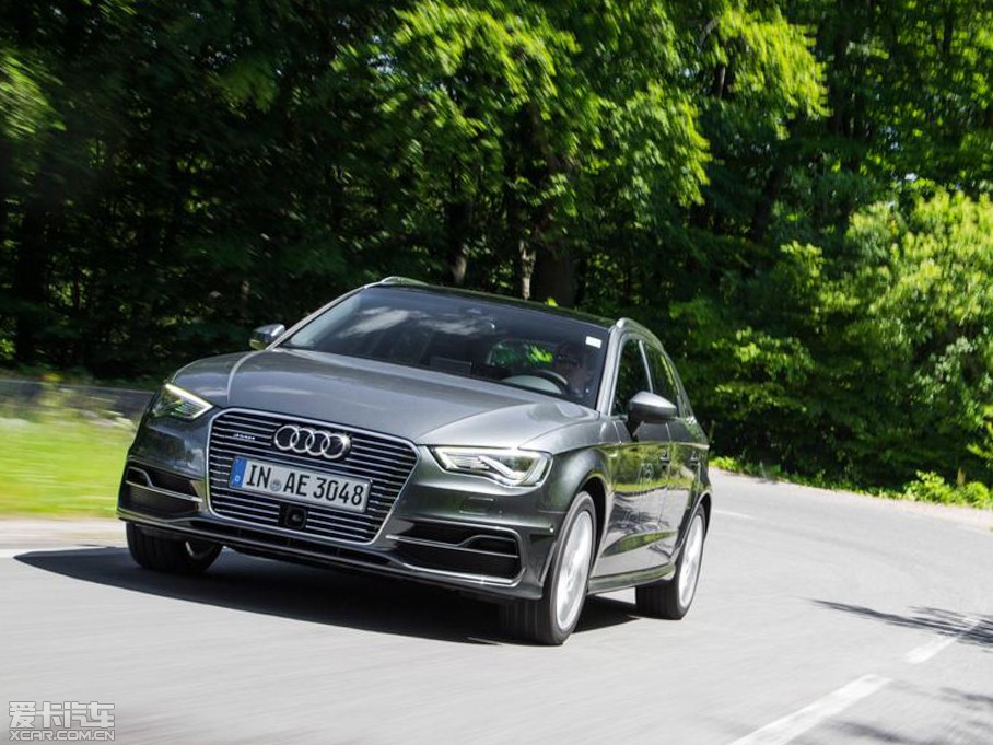 2015WA3 e-tron Sportback e-tron \Ӱ