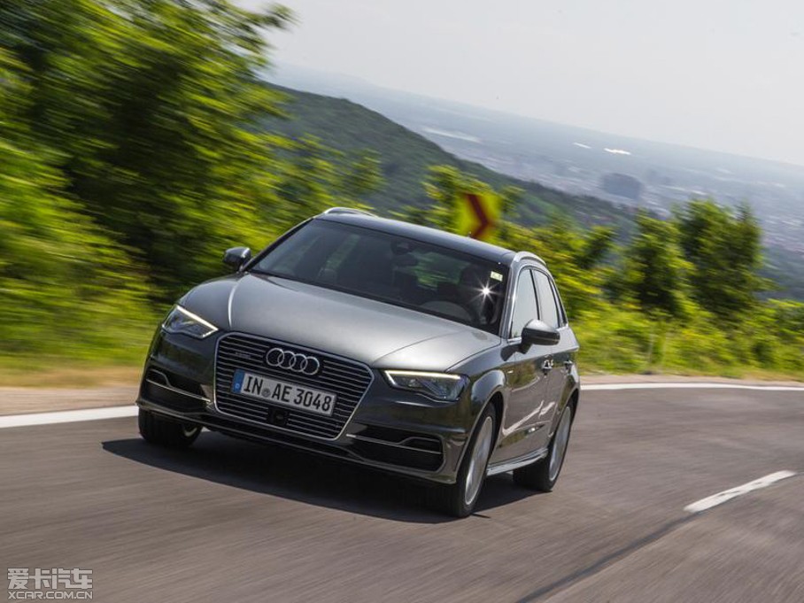 2015WA3 e-tron Sportback e-tron \Ӱ