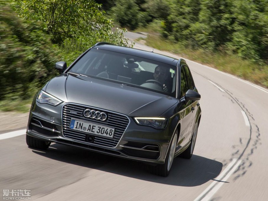 2015WA3 e-tron Sportback e-tron \Ӱ