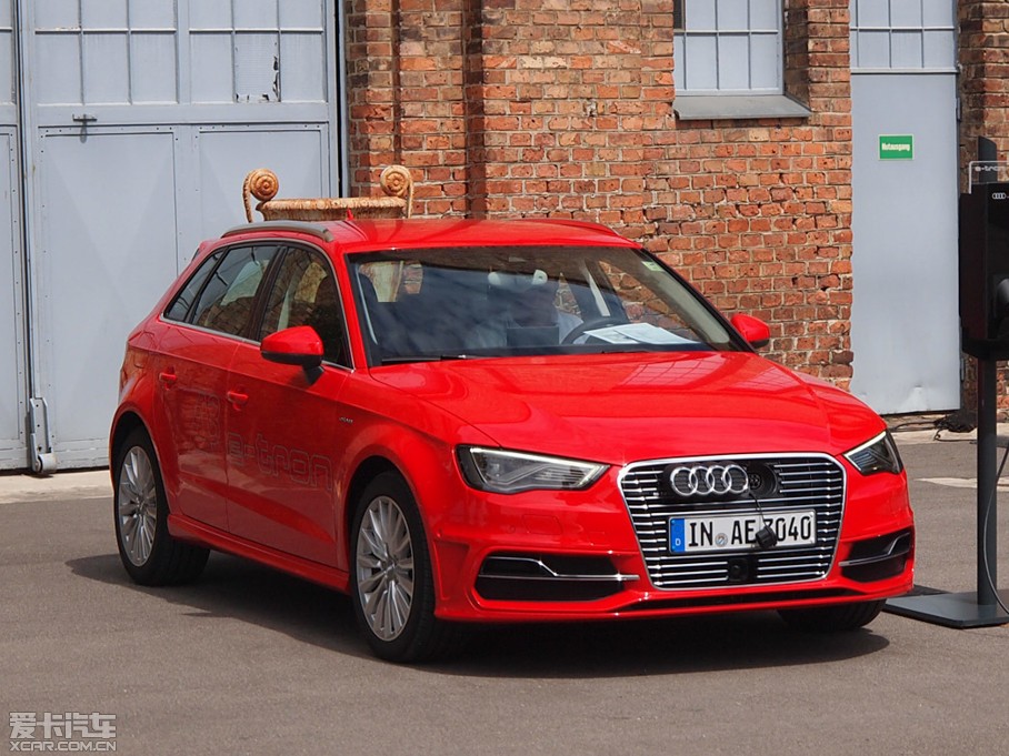 2015WA3 e-tron Sportback e-tron \Ӱ