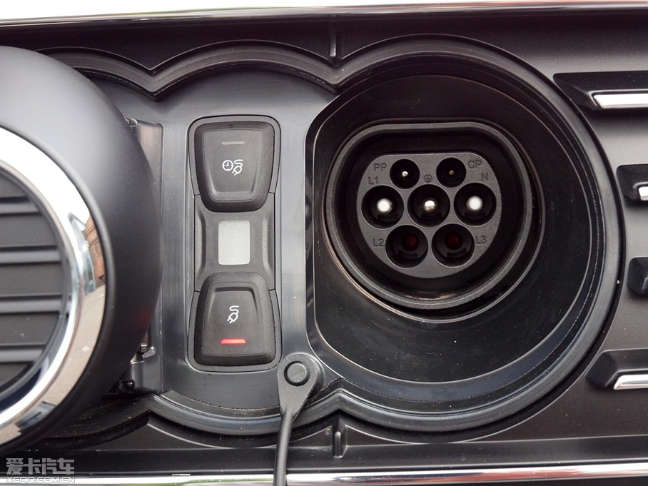 2015WA3 e-tron Sportback e-tron \Ӱ