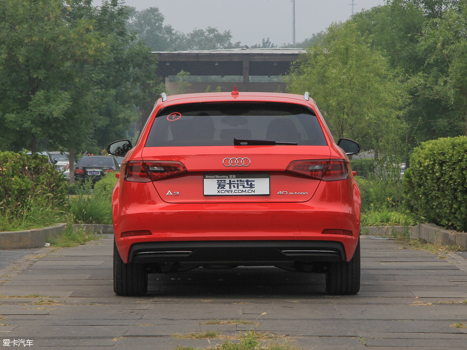 2015WA3 e-tron Sportback e-tron \Ӱ