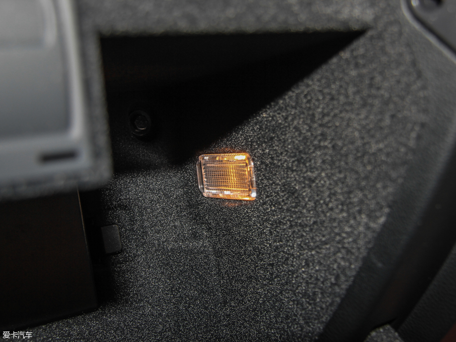 2015WA3 e-tron Sportback e-tron \Ӱ