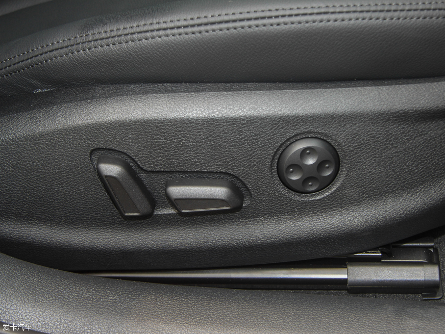 2015WA3 e-tron Sportback e-tron \Ӱ