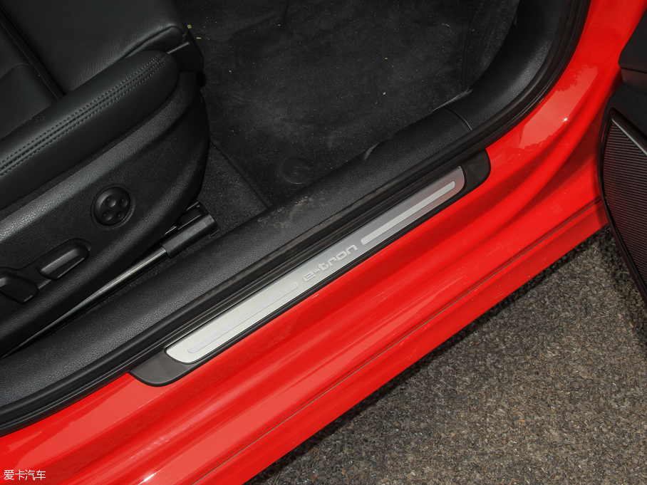 2015WA3 e-tron Sportback e-tron \Ӱ