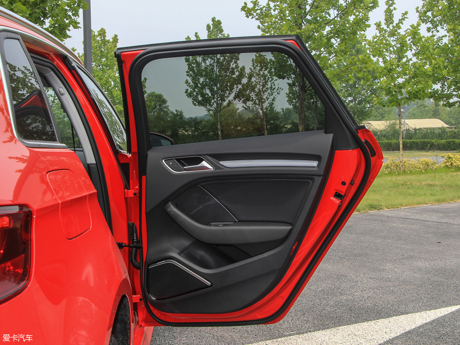 2015WA3 e-tron Sportback e-tron \Ӱ