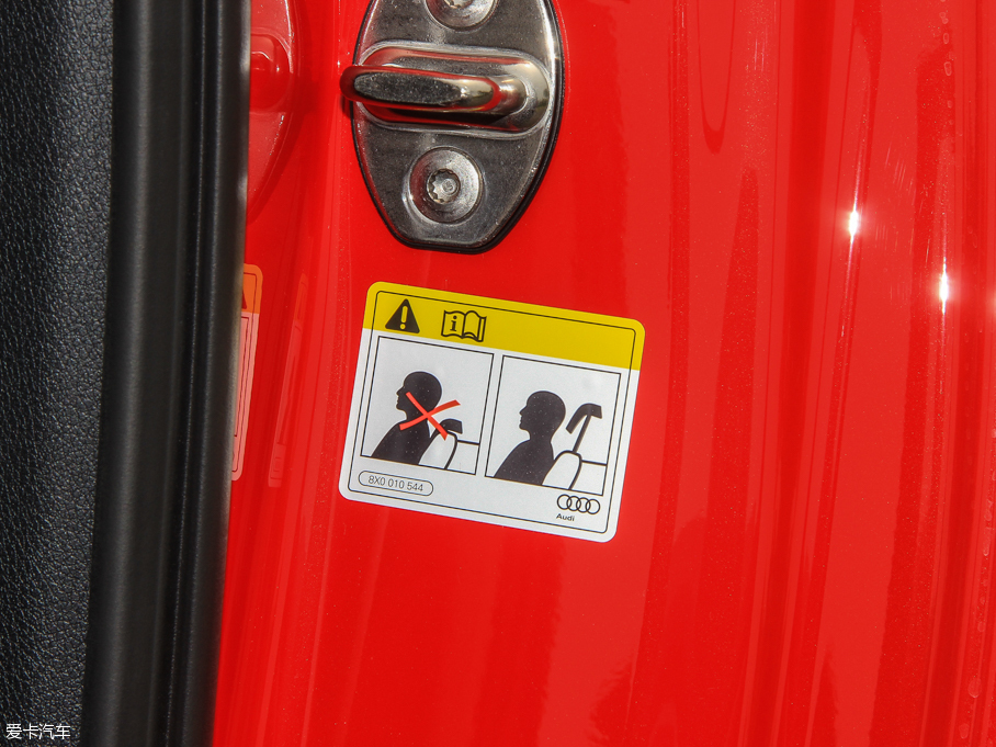 2015WA3 e-tron Sportback e-tron \Ӱ