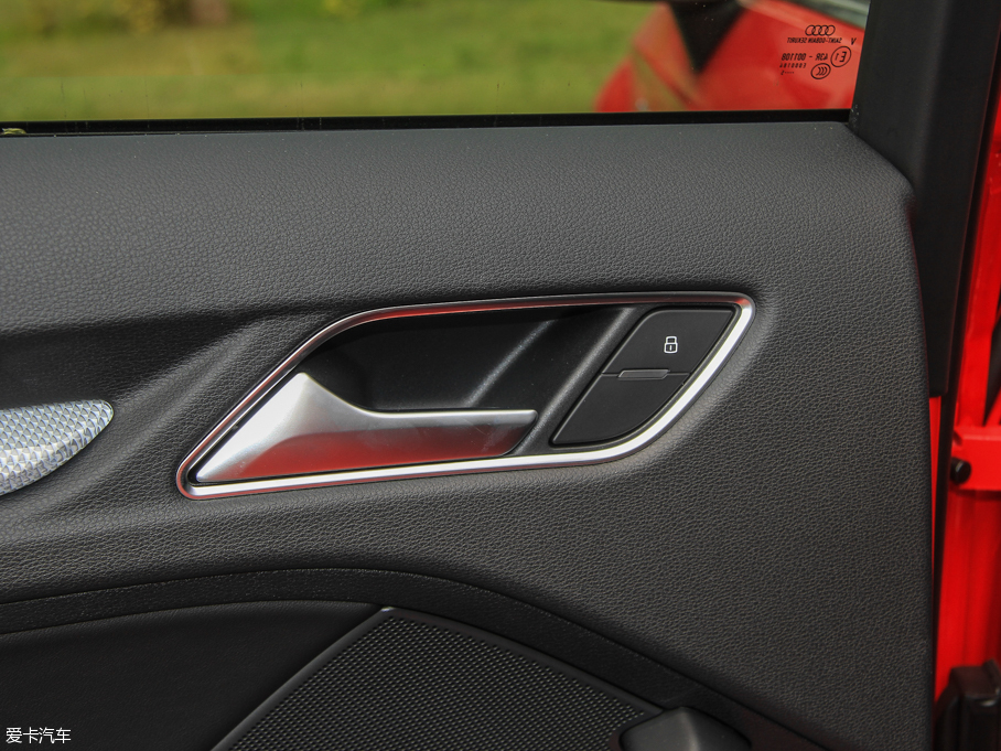 2015WA3 e-tron Sportback e-tron \Ӱ