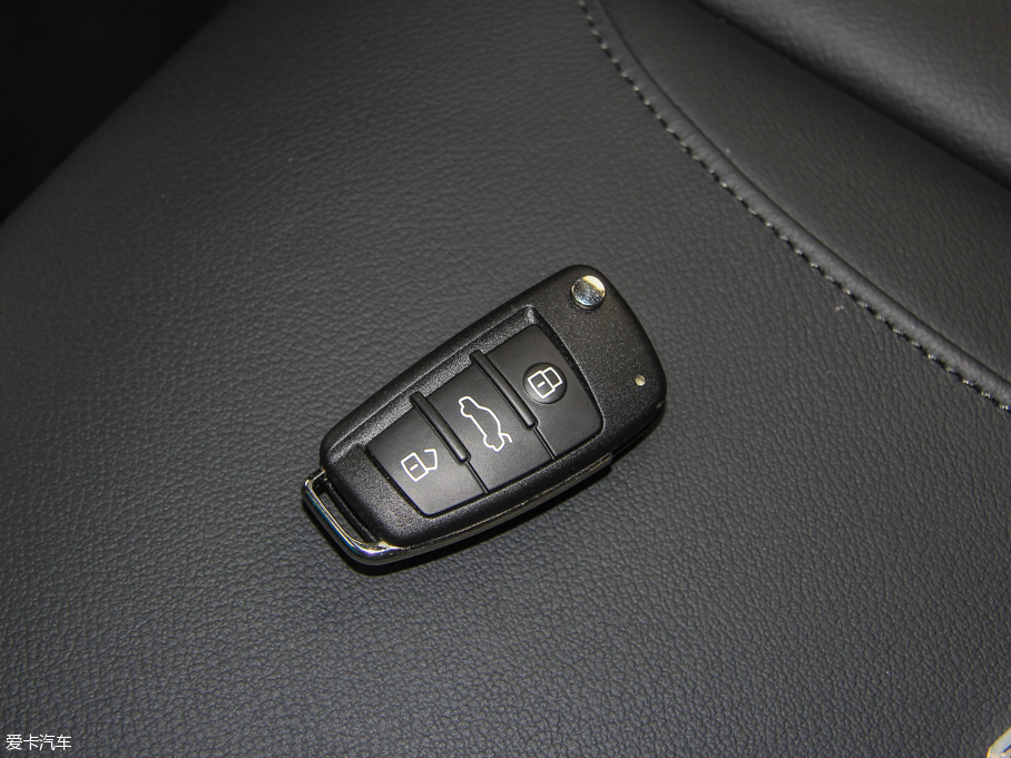 2015WA3 e-tron Sportback e-tron \Ӱ