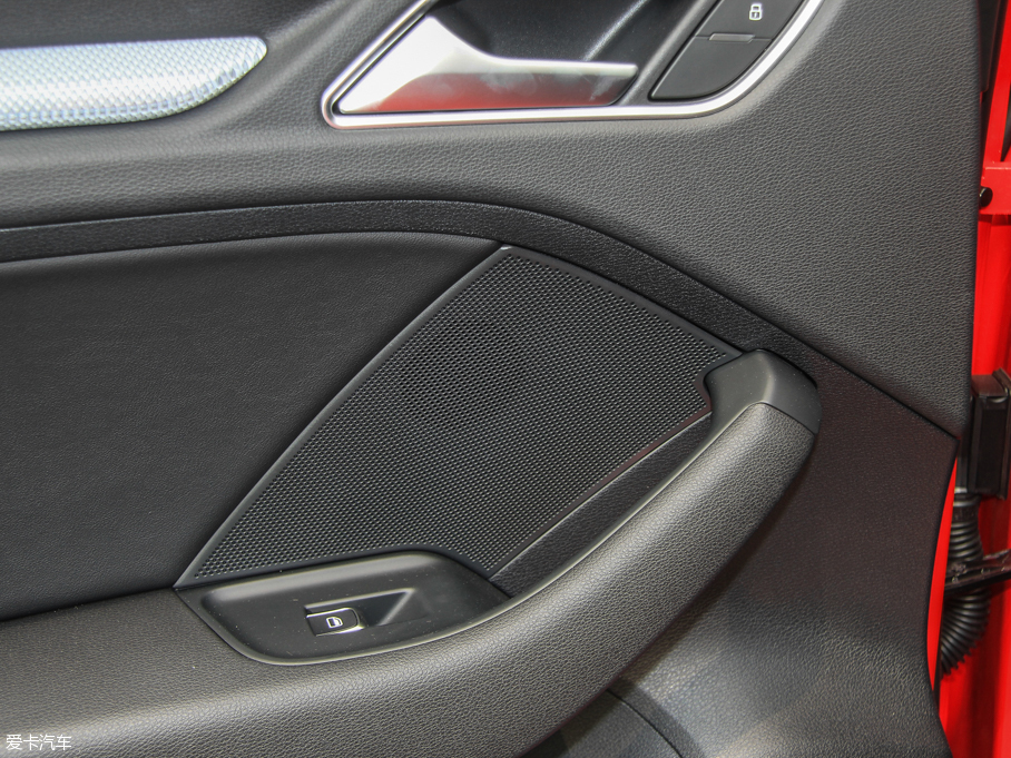 2015WA3 e-tron Sportback e-tron \Ӱ