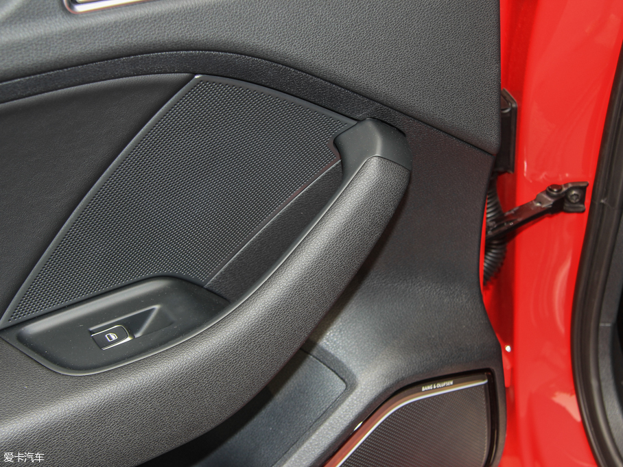 2015WA3 e-tron Sportback e-tron \Ӱ