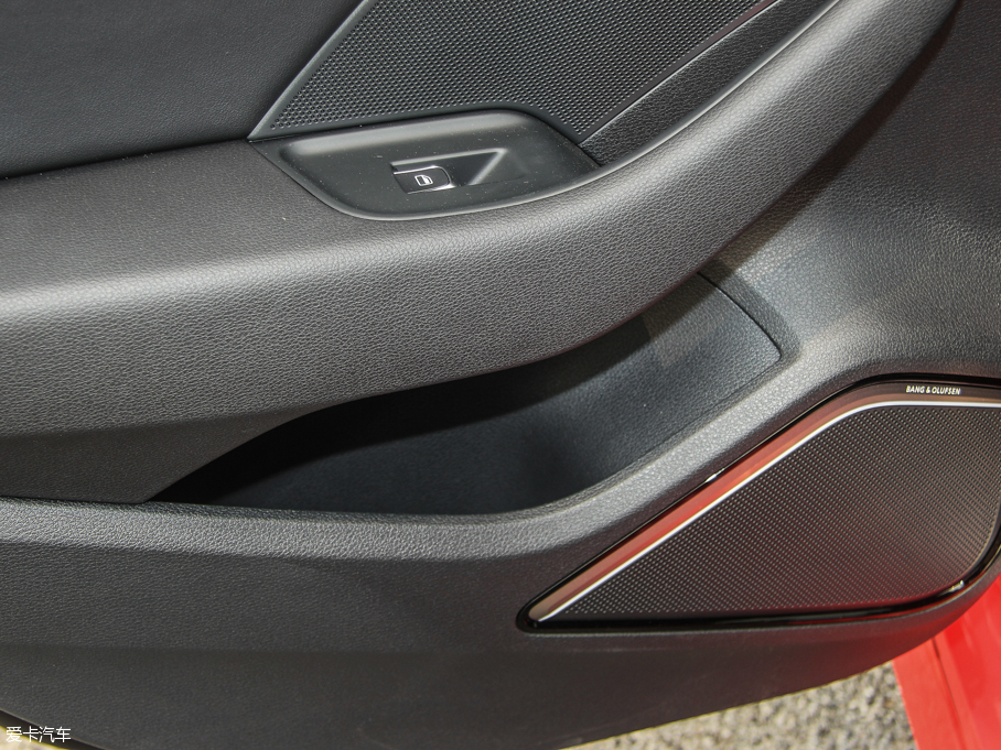 2015WA3 e-tron Sportback e-tron \Ӱ