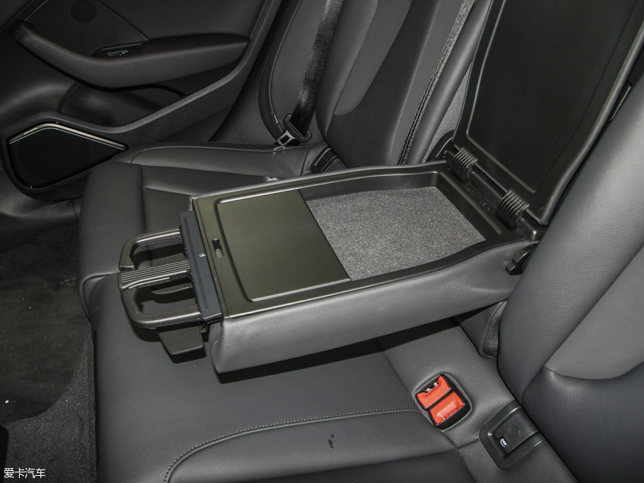 2015WA3 e-tron Sportback e-tron \Ӱ