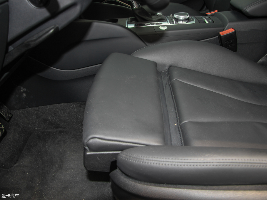 2015WA3 e-tron Sportback e-tron \Ӱ