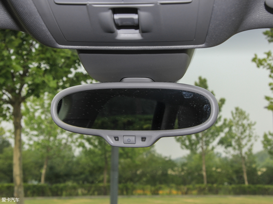 2015WA3 e-tron Sportback e-tron \Ӱ