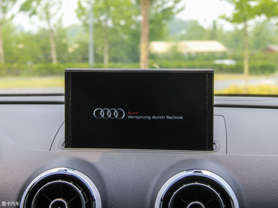 2015WA3 e-tron Sportback e-tron \Ӱ