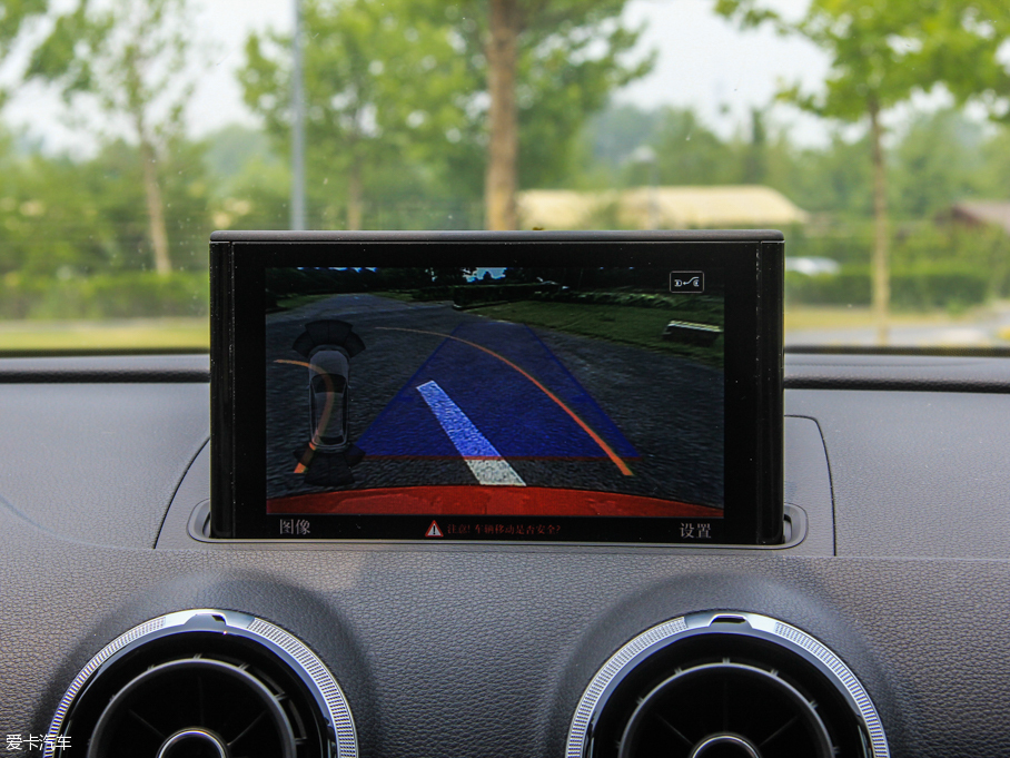 2015?yun)WA3 e-tron Sportback e-tron \(yn)(dng)