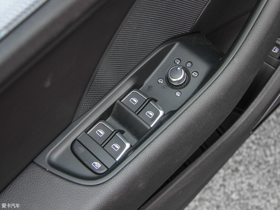 2015WA3 e-tron Sportback e-tron \Ӱ