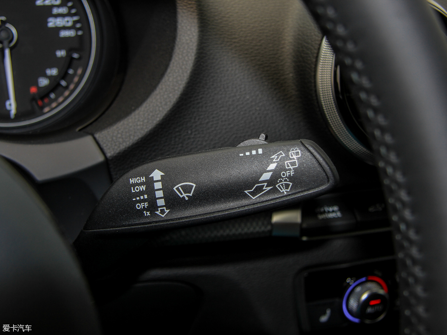 2015WA3 e-tron Sportback e-tron \Ӱ