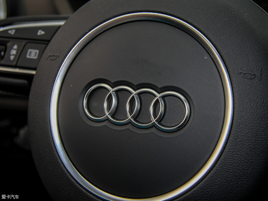 2015WA3 e-tron Sportback e-tron \Ӱ