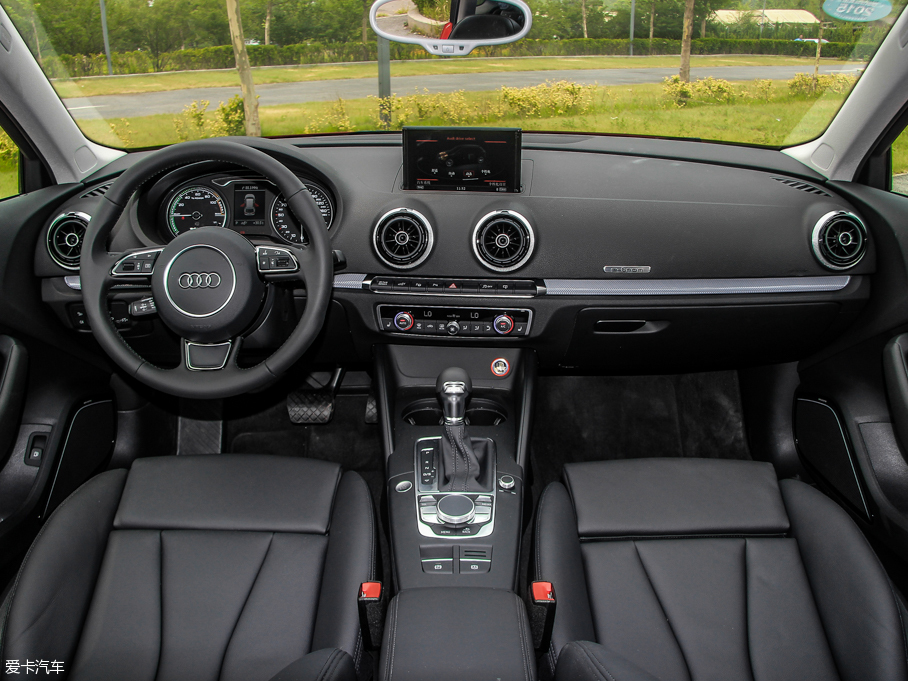 2015WA3 e-tron Sportback e-tron \Ӱ