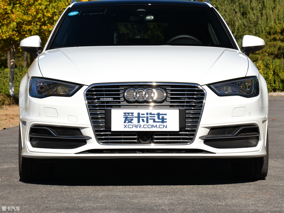 2015WA3 e-tron Sportback e-tron \Ӱ