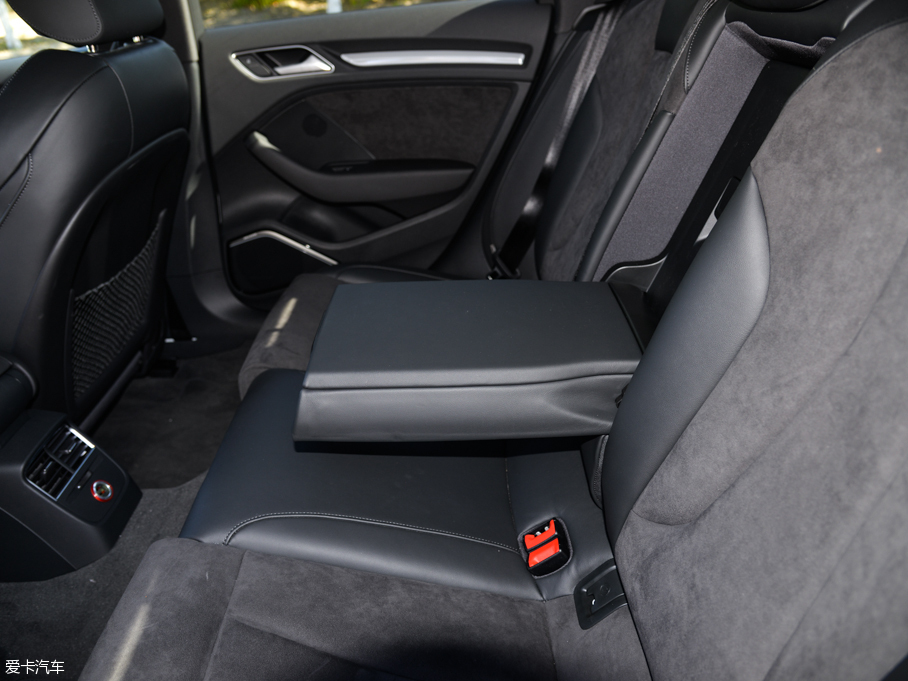 2015WA3 e-tron Sportback e-tron \(yn)Ӱ