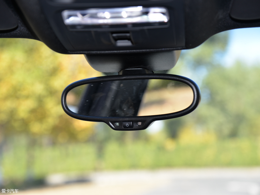 2015WA3 e-tron Sportback e-tron \Ӱ