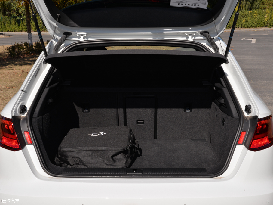 2015WA3 e-tron Sportback e-tron \Ӱ