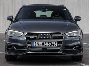 2015Sportback e-tron \Ӱ w^