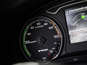 2015Sportback e-tron \Ӱ п؅^