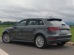 2015Sportback e-tron \Ӱ w^