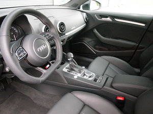 2015Sportback e-tron \Ӱ g