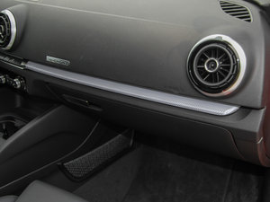 2015Sportback e-tron \Ӱ g