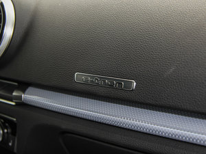 2015Sportback e-tron \Ӱ g