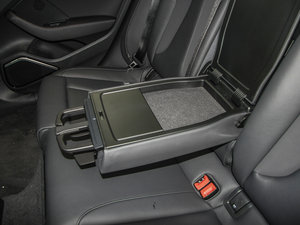 2015Sportback e-tron \Ӱ g