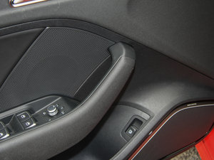 2015Sportback e-tron \Ӱ g