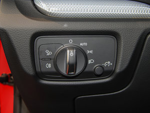 2015Sportback e-tron \Ӱ g