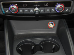 2015Sportback e-tron \Ӱ g