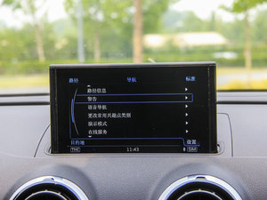 2015Sportback e-tron \Ӱ п؅^