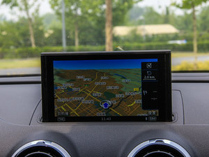 2015Sportback e-tron \Ӱ п؅^