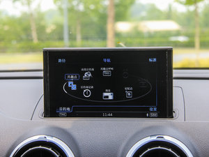 2015Sportback e-tron \Ӱ п؅^