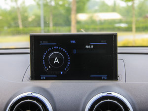 2015Sportback e-tron \(yn)Ӱ п؅^(q)