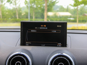 2015Sportback e-tron \Ӱ п؅^