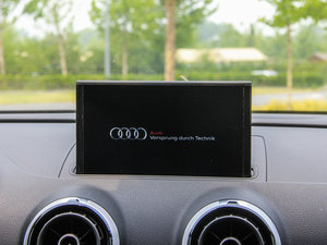 2015Sportback e-tron \Ӱ п؅^