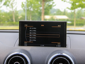 2015Sportback e-tron \Ӱ п؅^