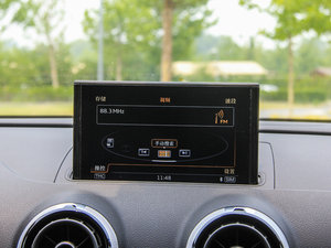 2015Sportback e-tron \Ӱ п؅^