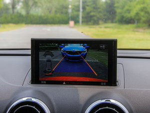 2015Sportback e-tron \Ӱ п؅^