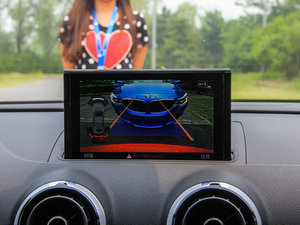 2015Sportback e-tron \Ӱ п؅^